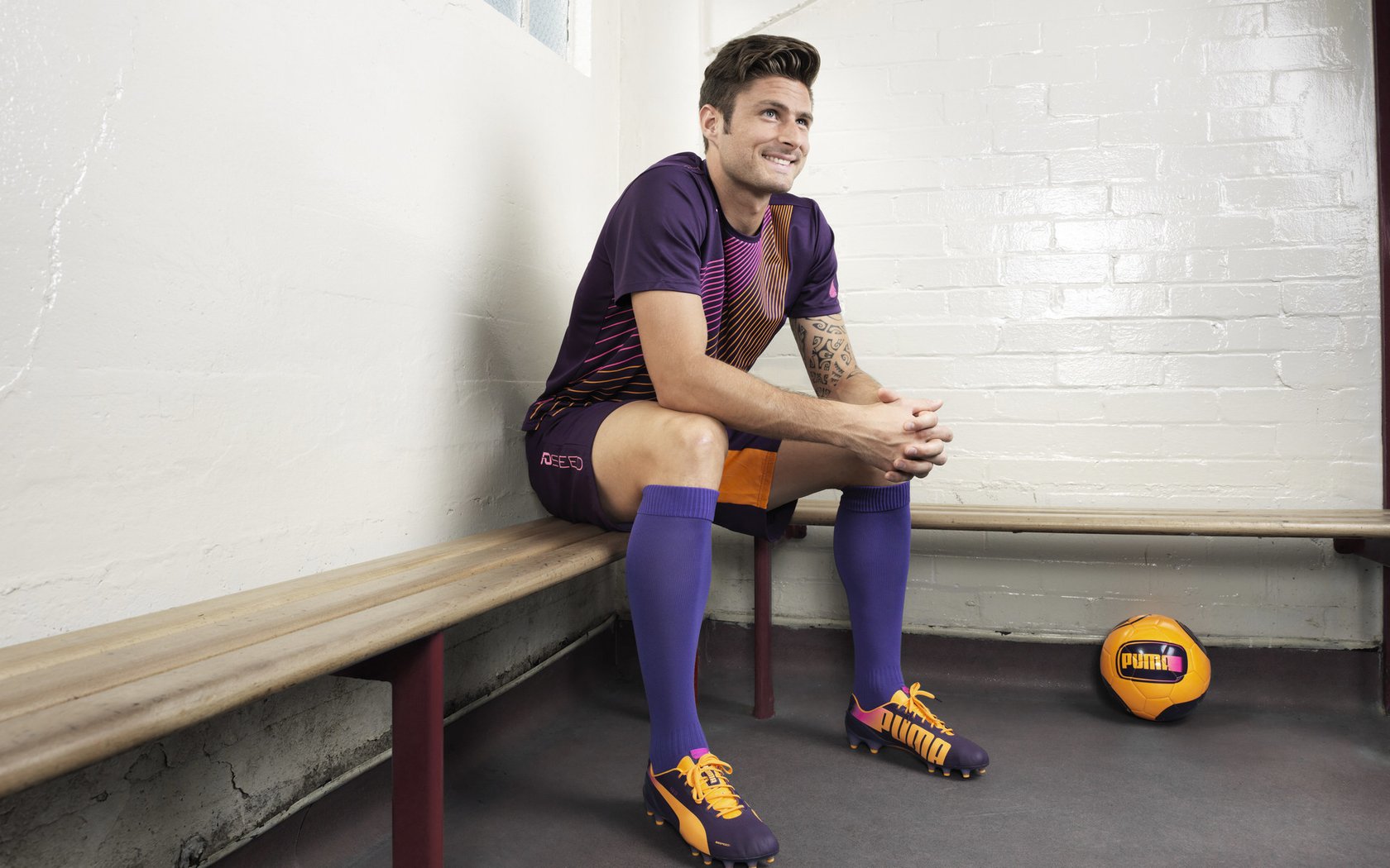 F1街道赛之夜的启示，本泽马如何像赛车手一样，在足球场上带动全队节奏